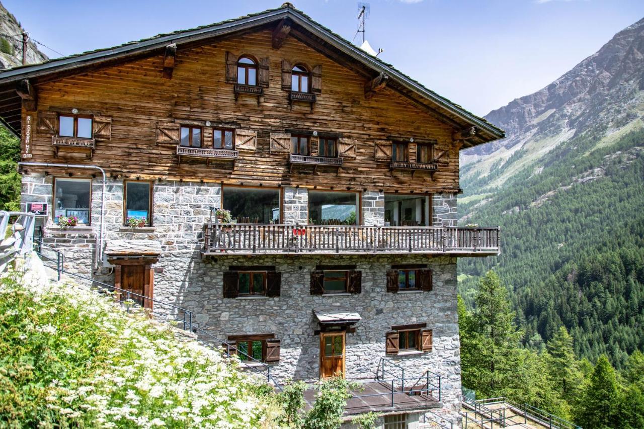 Hotel & Restaurant Perret - Mountain People Вальгризанш Екстер'єр фото